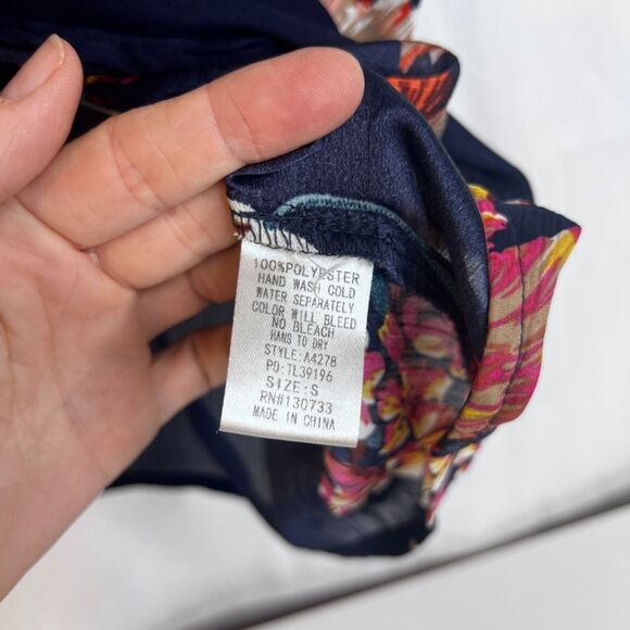 UmGee Tropical Bold Floral Print Blouse Waist Knot Boho Beachy Size Small Blue - Picture 7 of 8